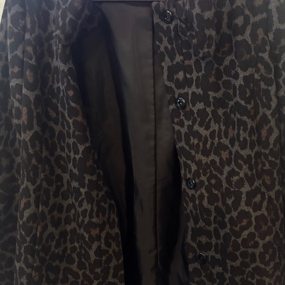 Betsey Johnson Women
Collarless Leopard Print Wool
Blend Coat -Size Medium - Picture 7 of 13